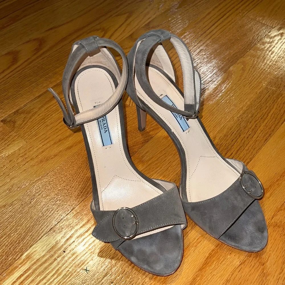 Authentic Prada heels - Picture 1 of 7